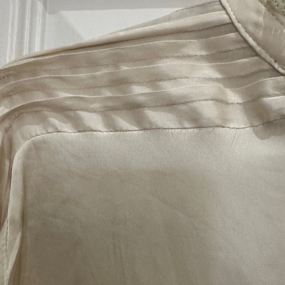Elegant J Crew Cream Blouse - Picture 3 of 7